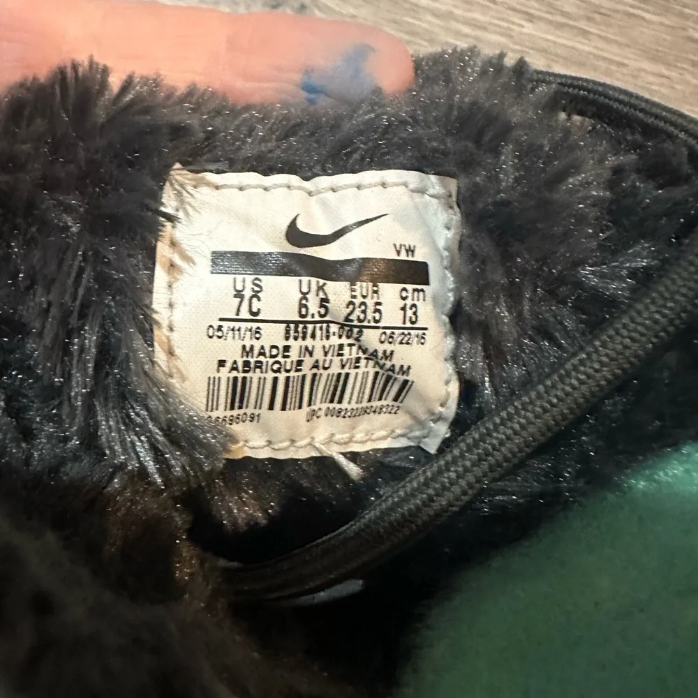 Nike Roshe One toddler girl sneaker snow boots - Picture 6 of 6